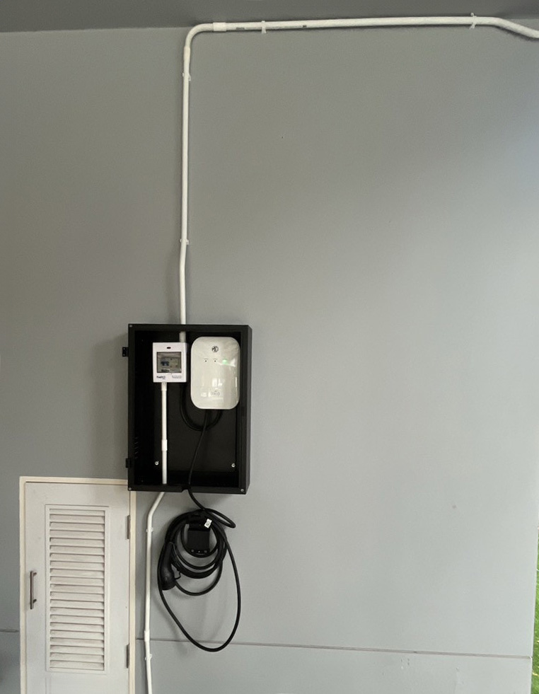 ผลงานงานติดตั้งเครื่องชาร์จรถไฟฟ้าที่บ้าน - Moose Master รับติดตั้ง Wall Charger